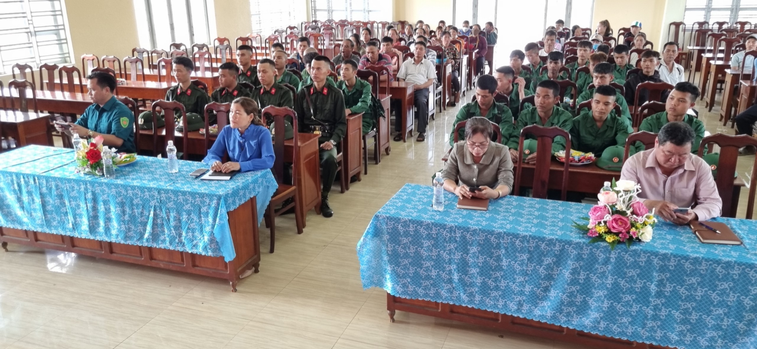 Quân sự 4